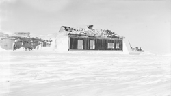 Leffingwell's cabin in 1906